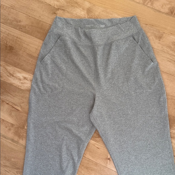 Old Navy Extra High Rise Jogger Pants - Gray - Large - Picture 3 of 6